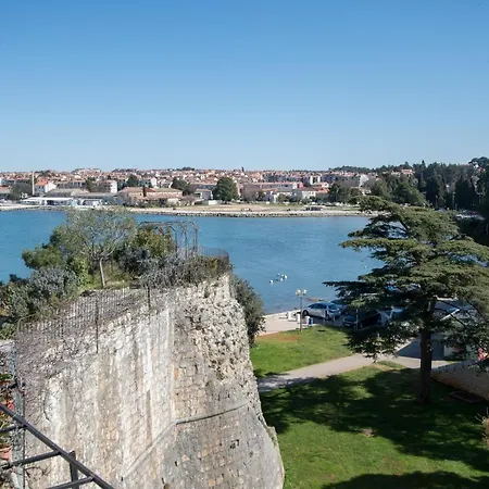 Historic Old Town With The View In Town Apartment Porec